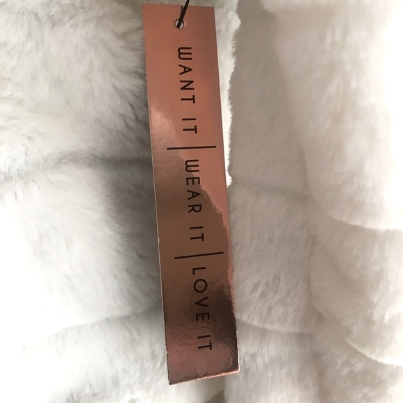 🐇New, Size Large🐇Soft Fuzzy Sweatshirt🐇 - Picture 5 of 6